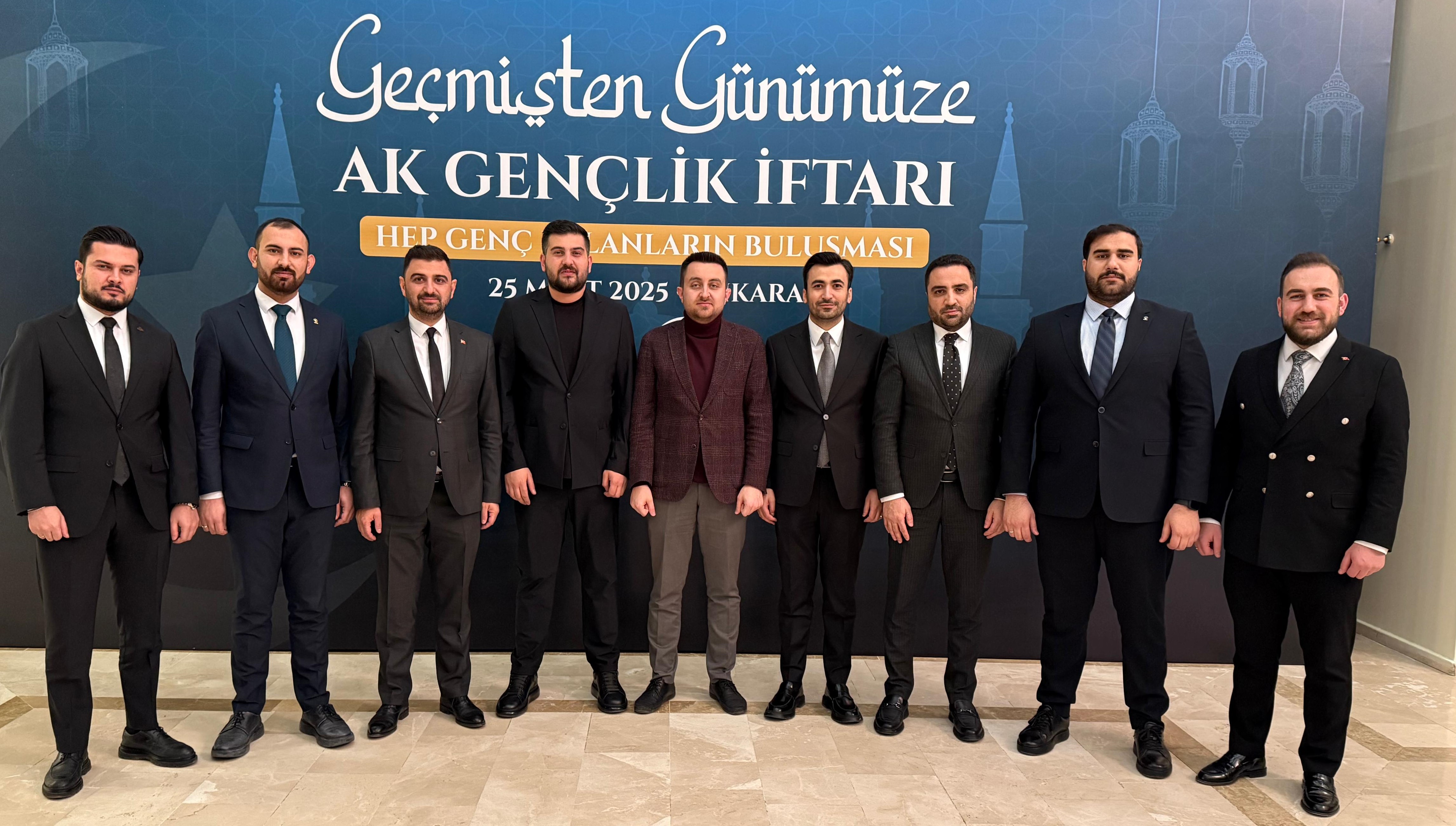 AK PARTİ GENÇLİK KOLLARI BAŞKANLARI İFTARDA BULUŞTU